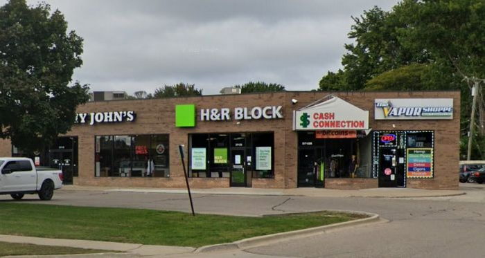Blockbuster Video - Clinton Twp - 37125 Gratiot Ave (newer photo)